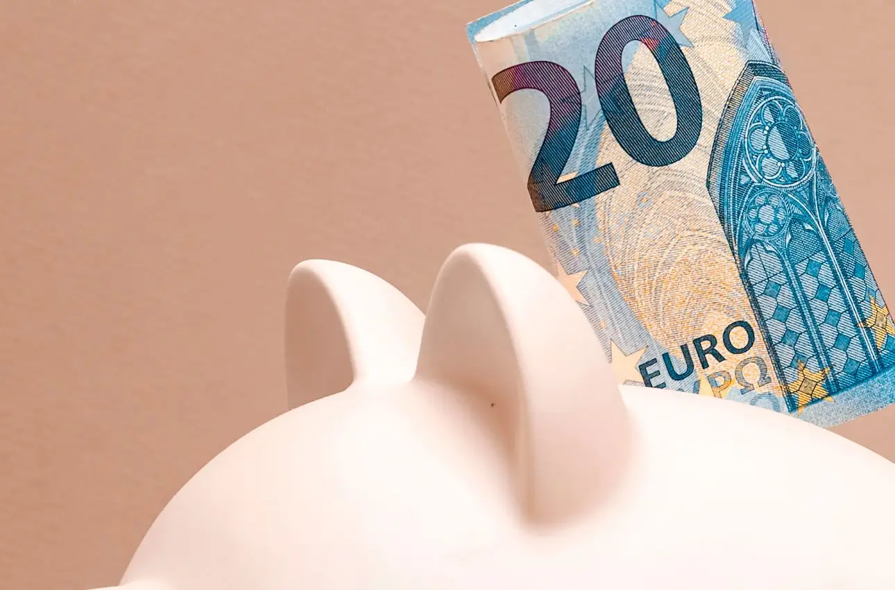 Come risparmiare: l’importo mensile da mettere da parte