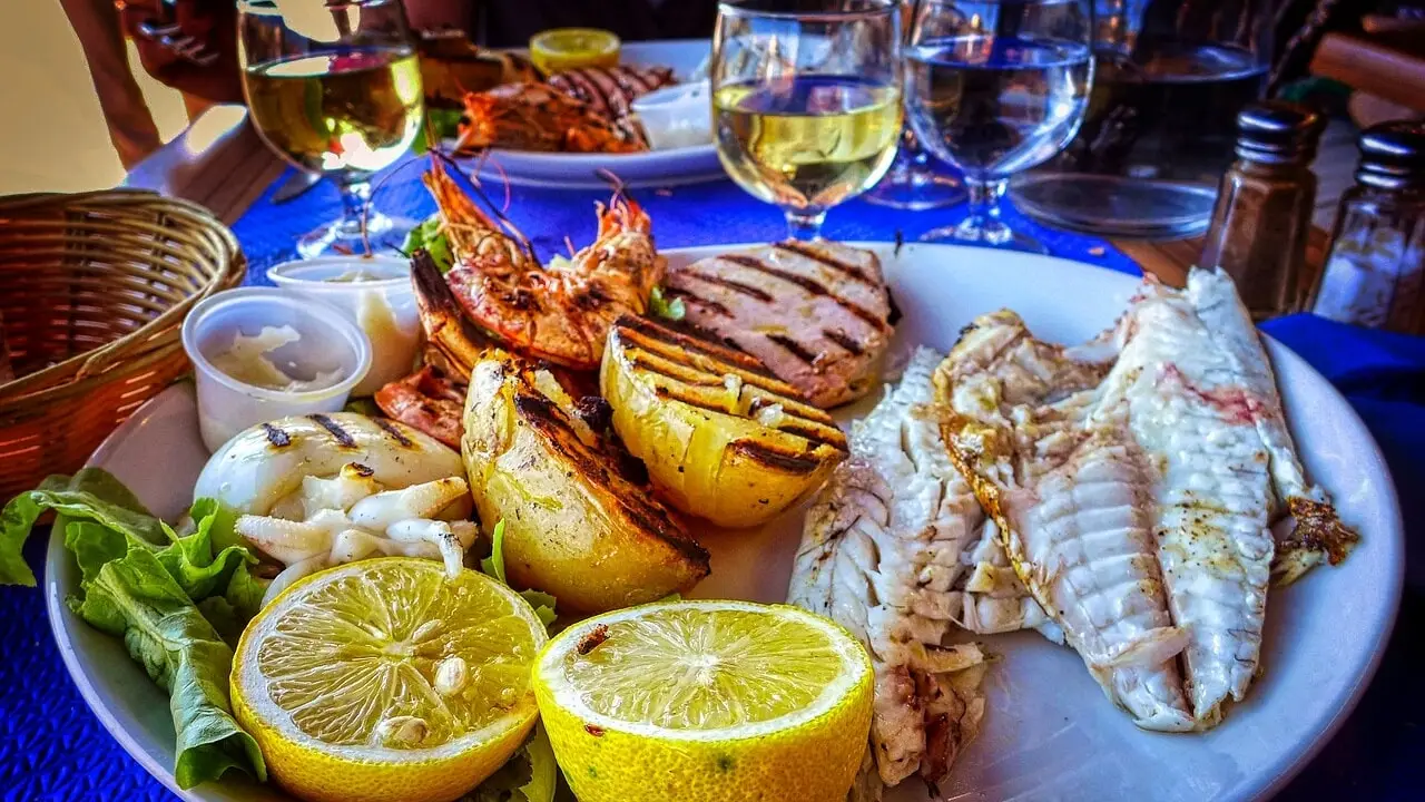 Mangiare questo a pranzo ti cambia la giornata: ecco il pasto ideale secondo i nutrizionisti